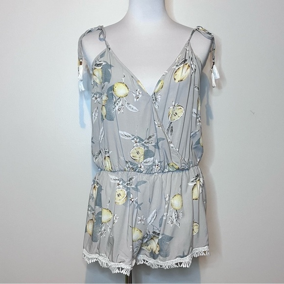 Plum Pretty Sugar Anthropologie Lemon Print Romper Sleepwear Size M/L - Picture 10 of 14